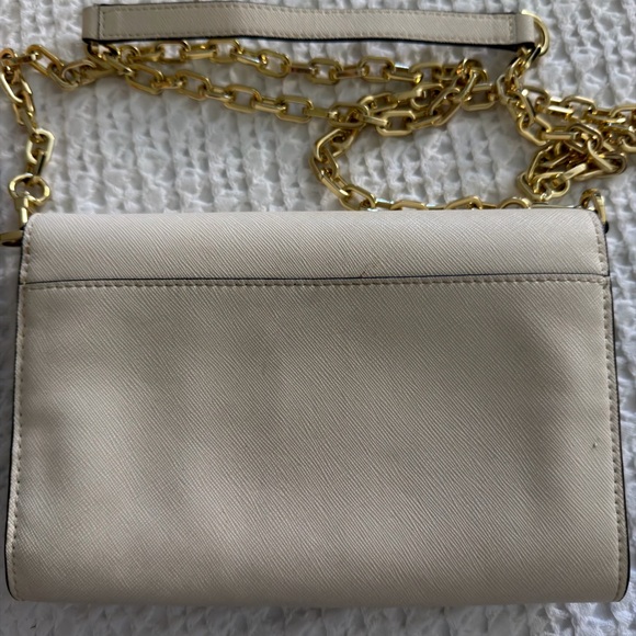 Tory Burch Cream Crossbody Bag with Gold Chain - Picture 4 of 4